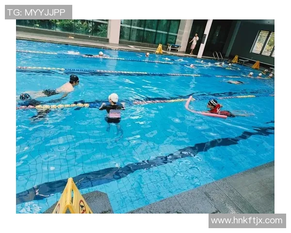 蛙泳呼吸技巧解析与训练方法提高游泳效率的关键要素 蛙泳呼吸技巧解析与训练方法提高游泳效率的关键要素